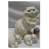 Ceramic cat statue with 2 kittens