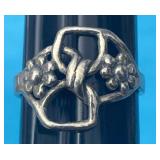 Sz.7.5 Sterling Silver Ring 3.00 Grams