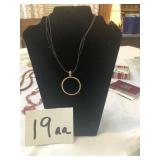NECKLACE WITH PD ON IT