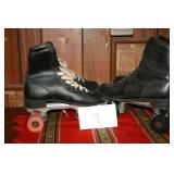 ROLLER SKATES