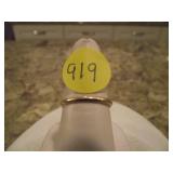 10KT GOLD BAND..8