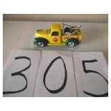 METAL 7-UP TRUCK TOY