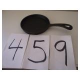 ANTIQUE CAST IRON SKILLET