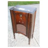 PHILCO MOD 20 OLD FLOOR RADIO