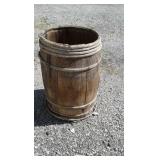 PRIMITIVE WOOD BARREL