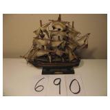VINTAGE SHIP MODEL OF SULLY ???