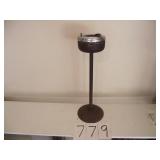 VINTAGE CAST IRON ASHTRAY