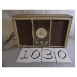 VINTAGE ARVIN RETRO RADIO