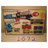 VINTAGE TRAIN SET SANTA FE EXPRESS...NIB