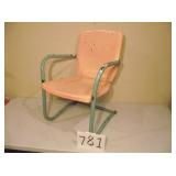 VINTAGE METAL LAWN CHAIR
