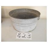 OLD GALVANIZED BUCKET W/BAIL