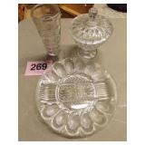 4 PIECES OF GLASSWARE