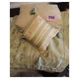 2 PILLOWS, 2 PILLOW SHAMS