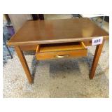 TABLE WITH DRAWER
