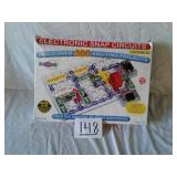 ELECTRONIC SNAP CIRCUITS