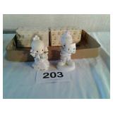 2 precious moments figurines
