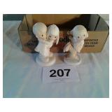 2 precious moments figurines