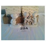 2 precious moments figurines