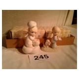 2 precious moments figurines
