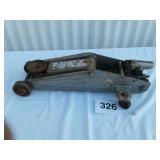 Hydraulic floor jack missing handle