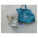 4 precious moments figurines & bag