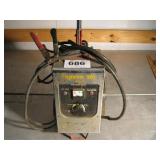 NAPA GAS STATION BATTERY CHARGER