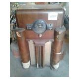 OLD ZENITH TUBE RADIO