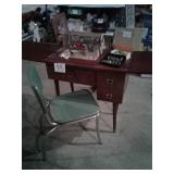 GOOD HOUSEKEEPER SEWING MACHINE WITH KNEE PEDDLE