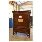 ANTIQUE DRESSER