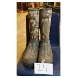 RED HEAD RUBBER BOOTS, SIZE 12 (BIG CRACK)