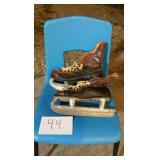 ICE SKATES