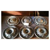 6 CHEVROLET HUB CAPS