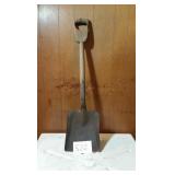 PSC RAILROAD SHOVEL, WOOD HANDLE