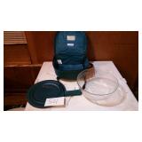 PYREX PORTABLE DISH W/BAG, BAG NEEDS CLEANED