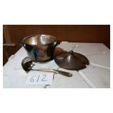 INTERNATIONAL SILVER CO POT W/LID & LADLE