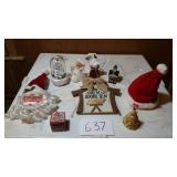 CHRISTMAS DECORATIONS & ORNAMENTS