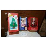 CHRISTMAS ITEMS IN BOX