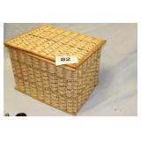BASKET W/LID...17-1/2X 13 X 13