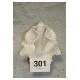 FENTON EPERGNE, MILKGLASS? 10 X 9