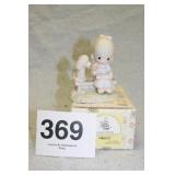 PRECIOUS MOMENTS LOVING IS SHARING