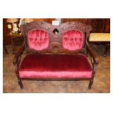 VICTORIAN LOVE SEAT 48 X 40 X 22