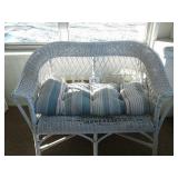 Wicker love seat w/cushion
