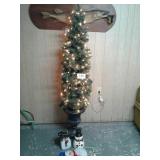 CHRISTMAS TREE WITH SNOWMEN