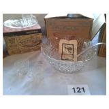 2 PUNCH BOWLS, SNACK SET
