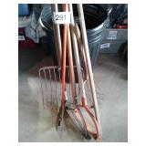 LOT OF FARM / GARDEN TOOLS, PITCH FORK, TRASH CAN