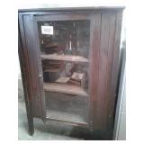 CABINENT WITH GLASS DOOR 4 1/2" TALL