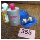 MUSICAL MASSAGE SPHERES IN TULLE POUCH W/