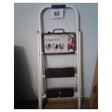 FOLDING 3-STEP STOOL