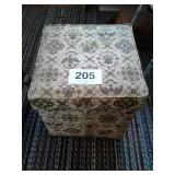 ROLLING FOOT STOOL / COMPARTMENT W HINGED LID