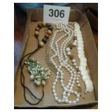LOT OF COSTUME JEWELRY